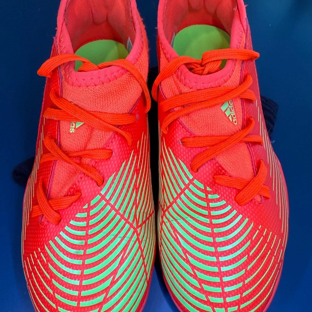 Adidas Soccer Predator Edge.3 Turf Shoe in Vibrant Orange kids 12.5 - Picture 2 of 6